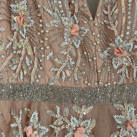 Mac Duggal EMBELLISHED V-NECK LONG GOWN - Picture 5 of 16